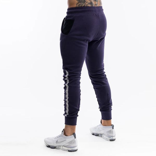 2020 reflective striped sports trousers multi-pocket casual footwear outdoor running fitness training men's sweatpants joggers, Black;blue
2020 reflective striped sports trousers multi-pocket casual footwear outdoor running fitness training men's sweatpants joggers, Black;blue