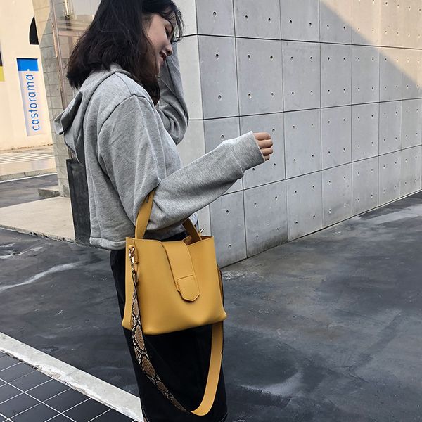 bag women's new women's single-shoulder crossbody bag simple fashion snakeskin shoulder strap
bag women's new women's single-shoulder crossbody bag simple fashion snakeskin shoulder strap