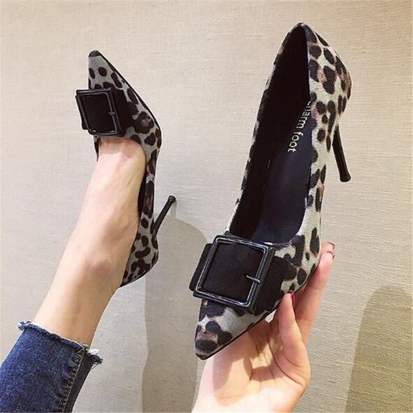 sexy leopard женщины обувь высокие каблуки элегантный офис насосы обувь женщины печати животных заостренный toe luxury black пряжка singles
sexy leopard женщины обувь высокие каблуки элегантный офис насосы обувь женщины печати животных заостренный toe luxury black пряжка singles