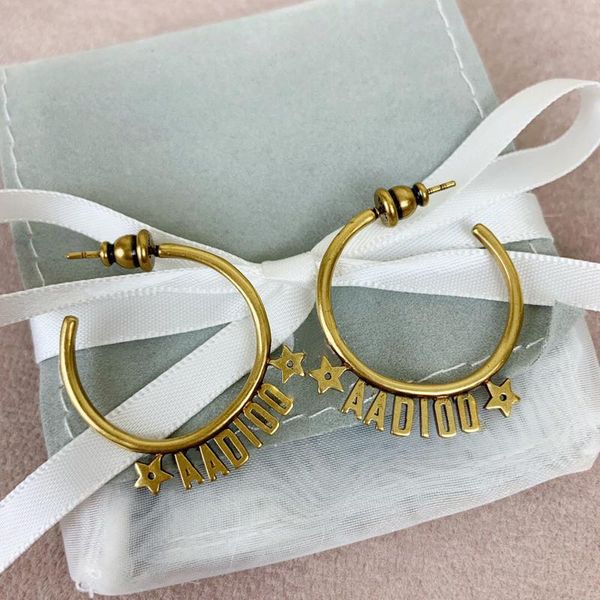c1849 bee 2020 new tassel ear stud with classic letters star eardrop hip hop personality half circle earrings, Golden;silver
c1849 bee 2020 new tassel ear stud with classic letters star eardrop hip hop personality half circle earrings, Golden;silver