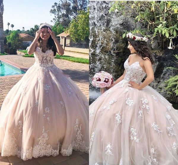 2022 stunning quinceanera dresses see though sweetheart lace-up applique ball gowns prom sweet 16 dress robes de soirée evening wear, Blue;red
2022 stunning quinceanera dresses see though sweetheart lace-up applique ball gowns prom sweet 16 dress robes de soirée evening wear, Blue;red