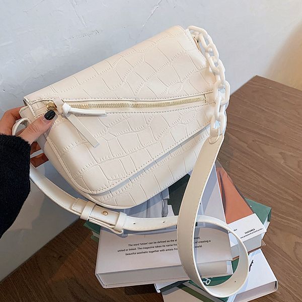 2020 luxury pu leather messenger bag women's solid color shoulder handbag chain messenger bag bread
2020 luxury pu leather messenger bag women's solid color shoulder handbag chain messenger bag bread