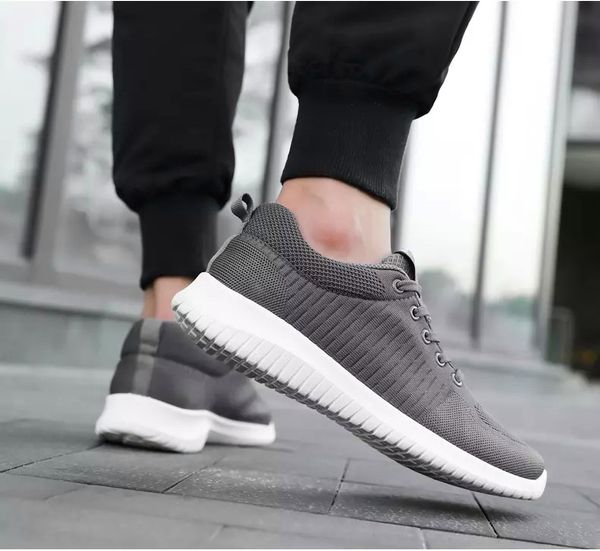 with socks fashion running shoes for men women triple black blue breathable mens trainers classic outdoor casual sports sneaker, White;red
with socks fashion running shoes for men women triple black blue breathable mens trainers classic outdoor casual sports sneaker, White;red