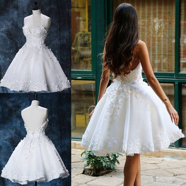 

White Lace Appliques Backless Homecoming Dresses Sweetheart Neck Pearls Short Prom Gowns Knee Length Tulle Formal Cocktail Dress