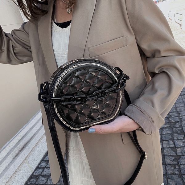 new fashion women evening bag cute round pu leather acrylic chain handbags luxury party wedding bags casual vintage box clutch
new fashion women evening bag cute round pu leather acrylic chain handbags luxury party wedding bags casual vintage box clutch