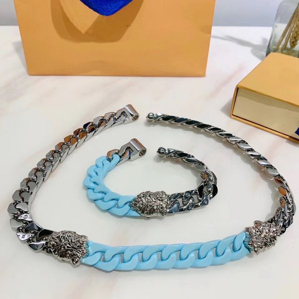 europe america men titanium steel engraved v initials four leaf flower ceramic silver-metal thick chain links sculpture necklace bracelet 
europe america men titanium steel engraved v initials four leaf flower ceramic silver-metal thick chain links sculpture necklace bracelet