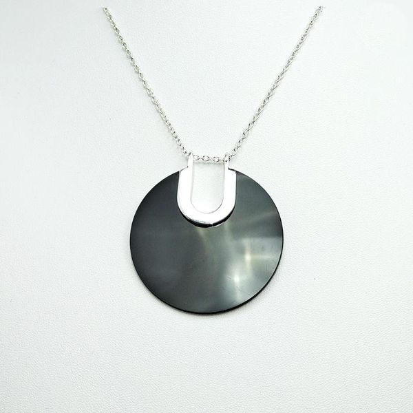 2020 european and american popular simple ladies acrylic pendant necklace, Silver
2020 european and american popular simple ladies acrylic pendant necklace, Silver