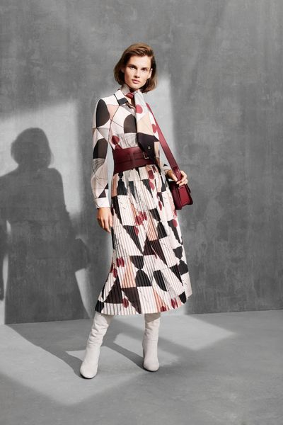 722 2019 runway dress brand same style dress flora print long sleeve mid calf luxury prom fashion womens clothes as, White;black
722 2019 runway dress brand same style dress flora print long sleeve mid calf luxury prom fashion womens clothes as, White;black
