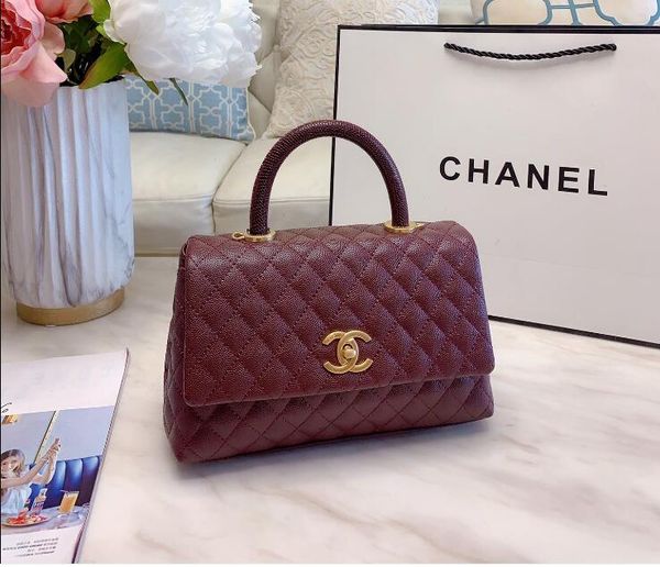 handbags wholesale, fine workmanship.for women with diagonal one-shoulder leather, sauroped cowhide, 25 x 16 cm
handbags wholesale, fine workmanship.for women with diagonal one-shoulder leather, sauroped cowhide, 25 x 16 cm