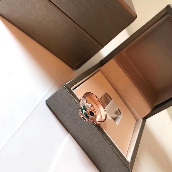 fashionable designer ring with malachite green serpentine opening luxury designer jewelry women rings, Golden
fashionable designer ring with malachite green serpentine opening luxury designer jewelry women rings, Golden