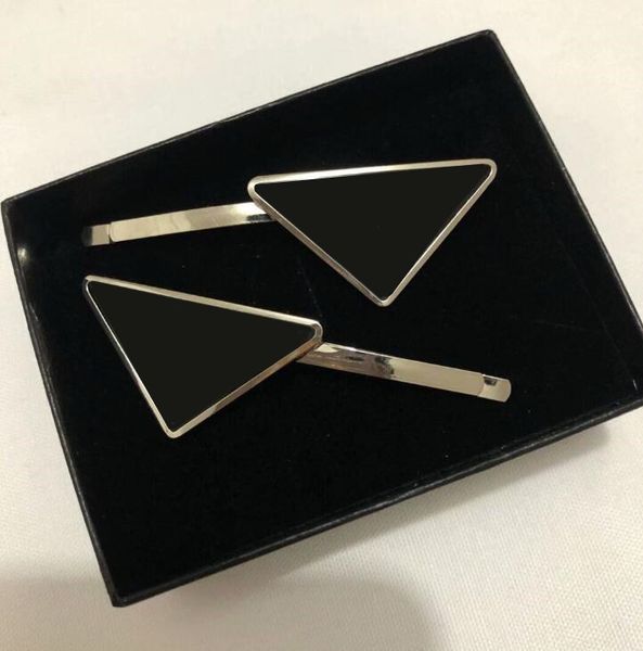 new arrival designer luxury fashion letter hair clip women letter barrettes for gift party hair accessories gift, Golden;silver
new arrival designer luxury fashion letter hair clip women letter barrettes for gift party hair accessories gift, Golden;silver