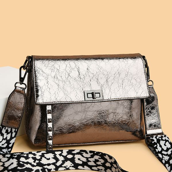 мода женщин сумки 2020 из натуральной кожи сумки silver коммуникатор crossbody сумка дизайнер закрылков карманный женский bolsas
мода женщин сумки 2020 из натуральной кожи сумки silver коммуникатор crossbody сумка дизайнер закрылков карманный женский bolsas