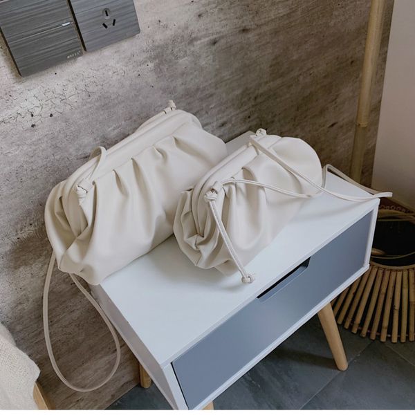 женщины простой пельмени сумка дизайнер 2019 новой мода облако женского crossbody мешок плеча tide сумка сумка сцепление
женщины простой пельмени сумка дизайнер 2019 новой мода облако женского crossbody мешок плеча tide сумка сумка сцепление