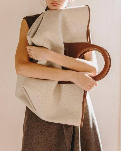 мода женщина crossbody сумка для женщин сумки ручной кожи повседневной tote большого кармана сумка сумка дорожной сумки
мода женщина crossbody сумка для женщин сумки ручной кожи повседневной tote большого кармана сумка сумка дорожной сумки