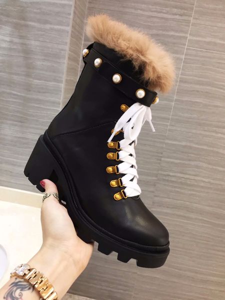 new fashion embroidered oxskin boots tube shoes snow boots fashion winter boot classic mini ankle short lady girl lady boot rivet shoes, Black
new fashion embroidered oxskin boots tube shoes snow boots fashion winter boot classic mini ankle short lady girl lady boot rivet shoes, Black