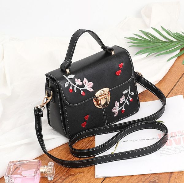 fashion shoulder bag mini fairy bag 2020 new diagonal leisure luxury accessories all-match small fresh female bag ing
fashion shoulder bag mini fairy bag 2020 new diagonal leisure luxury accessories all-match small fresh female bag ing