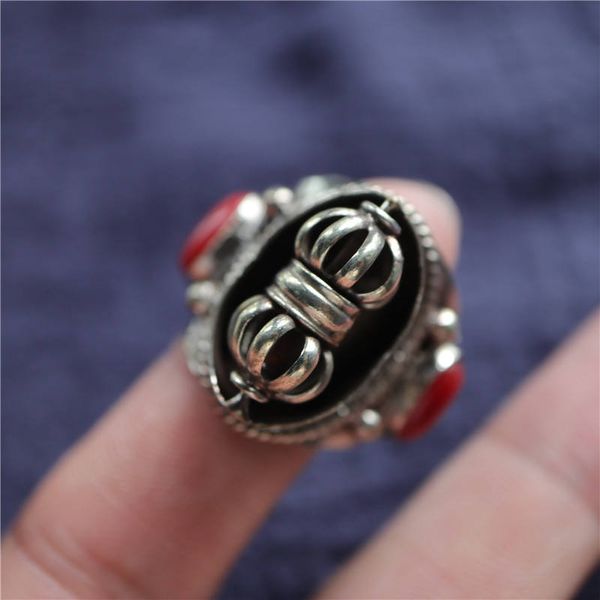 tibetan spin babao wheel amulet rings for man copper inlay red lampwork beads open rin big size r185, Golden;silver
tibetan spin babao wheel amulet rings for man copper inlay red lampwork beads open rin big size r185, Golden;silver
