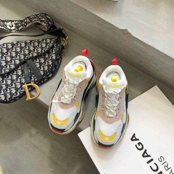 triple s clear sole sneakers, r brand casual sneakers, stylish flat-bottomed comfort, size 35-45, with original box,mm
triple s clear sole sneakers, r brand casual sneakers, stylish flat-bottomed comfort, size 35-45, with original box,mm