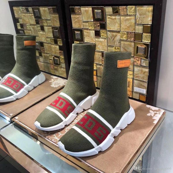 2020 new men's and women's fashion casual sports shoes, comfortable wild socks shoes, and couple modelsaas, Red;white 
2020 new men's and women's fashion casual sports shoes, comfortable wild socks shoes, and couple modelsaas, Red;white