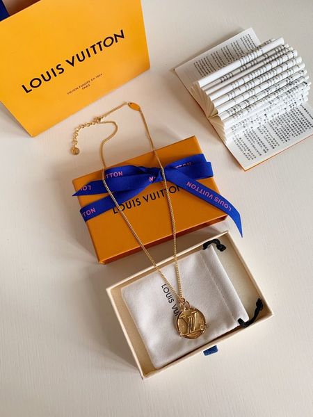 lou is vui tton designer jewelry hip hop designer necklace butterfly iced out pendant mens 14k gold chains initial letter p16, Silver
lou is vui tton designer jewelry hip hop designer necklace butterfly iced out pendant mens 14k gold chains initial letter p16, Silver