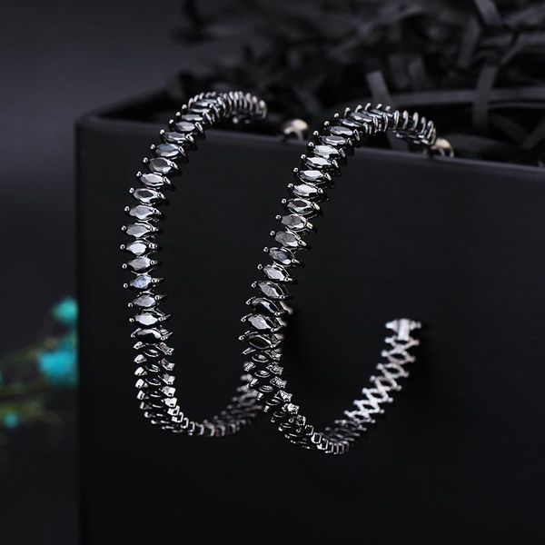 wholesale fashion simple geometry hoop earring eternity style with shiny zircon setting luxury earrings wholesale, Golden;silver
wholesale fashion simple geometry hoop earring eternity style with shiny zircon setting luxury earrings wholesale, Golden;silver