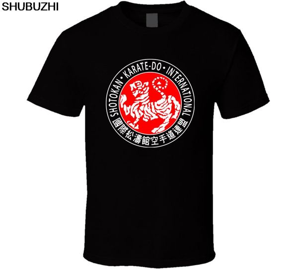 логотип mma шотокан каратэ рубашка черный белый майка мужская shubuzhi новый бренд одежды на заказ специальная печать мужчины фото t shirt
логотип mma шотокан каратэ рубашка черный белый майка мужская shubuzhi новый бренд одежды на заказ специальная печать мужчины фото t shirt