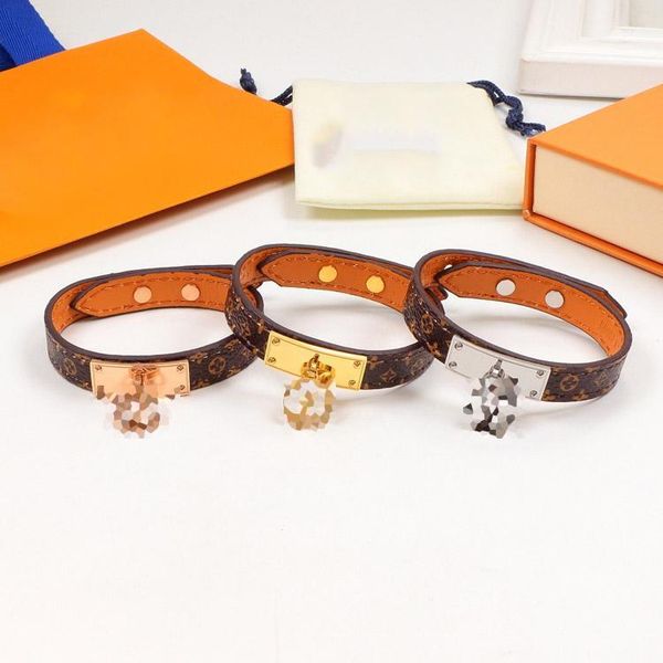 fashion style classic print bracelet l letter leather women and men bracelet bangle letter pendant couple bracelets accessories, Golden;silver
fashion style classic print bracelet l letter leather women and men bracelet bangle letter pendant couple bracelets accessories, Golden;silver