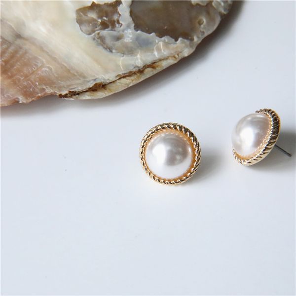 stud earrings vintage round marble opal stone big stud earrings for women temperament simulated pearl high quality, Golden;silver
stud earrings vintage round marble opal stone big stud earrings for women temperament simulated pearl high quality, Golden;silver