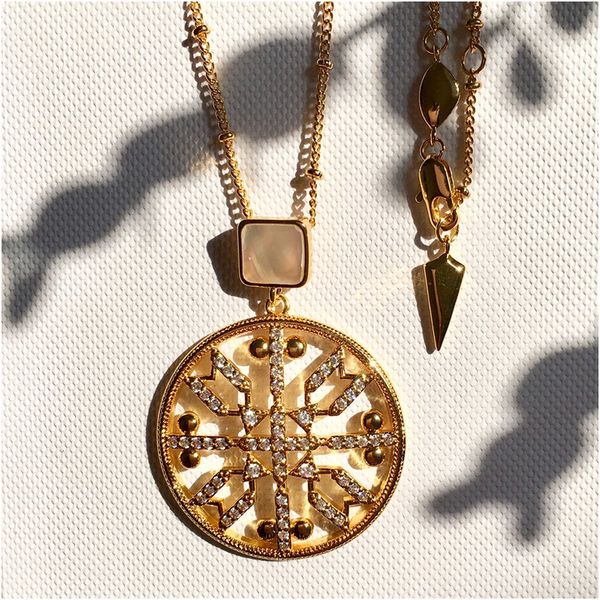 Fashion Jewelry Necklace Green and White Shell Agate Gold Necklace for Women Luxury Designer Bohemian Jewelry for Women free shipping
Fashion Jewelry Necklace Green and White Shell Agate Gold Necklace for Women Luxury Designer Bohemian Jewelry for Women free shipping