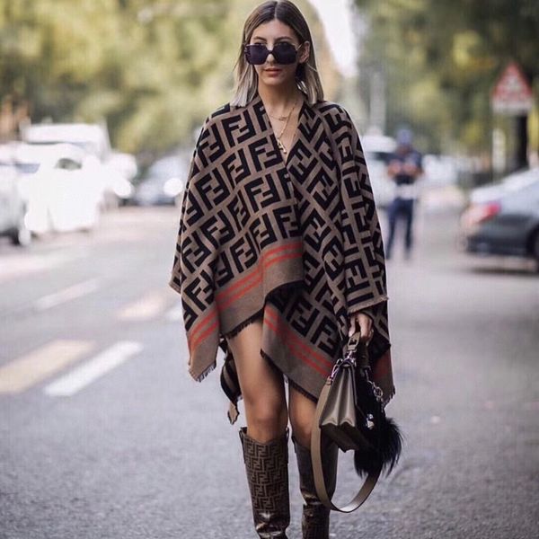 2020 autumn and winter new f-letter shawl pure wool scarf women's tassel cape coat
2020 autumn and winter new f-letter shawl pure wool scarf women's tassel cape coat