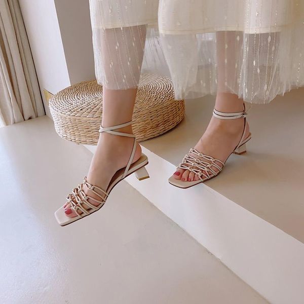 dress shoes fashionable white strap roman 2021 summer mid-heel chunky heel open-toe word woven sandals female z663, Black
dress shoes fashionable white strap roman 2021 summer mid-heel chunky heel open-toe word woven sandals female z663, Black