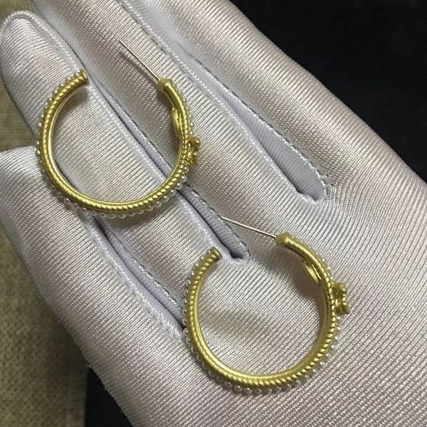 3x3cm semicircular c earrings fashion letters ear nail back with stampfor ladies collect luxury design pearl ear ring jewelry vip gift, Silver
3x3cm semicircular c earrings fashion letters ear nail back with stampfor ladies collect luxury design pearl ear ring jewelry vip gift, Silver
