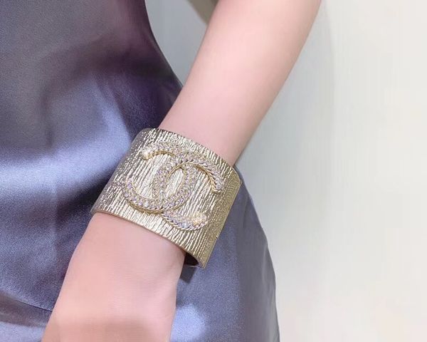 2020 luxurious quality punk bracelet with stamp and diamond for women party jewelry engagement match shppping ps4396, Black
2020 luxurious quality punk bracelet with stamp and diamond for women party jewelry engagement match shppping ps4396, Black