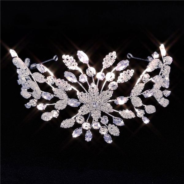 luxury fashion crown flowers leaves design vintage women wedding bridal hair accessories party tiaras and crown cubic zircon, Golden;silver
luxury fashion crown flowers leaves design vintage women wedding bridal hair accessories party tiaras and crown cubic zircon, Golden;silver