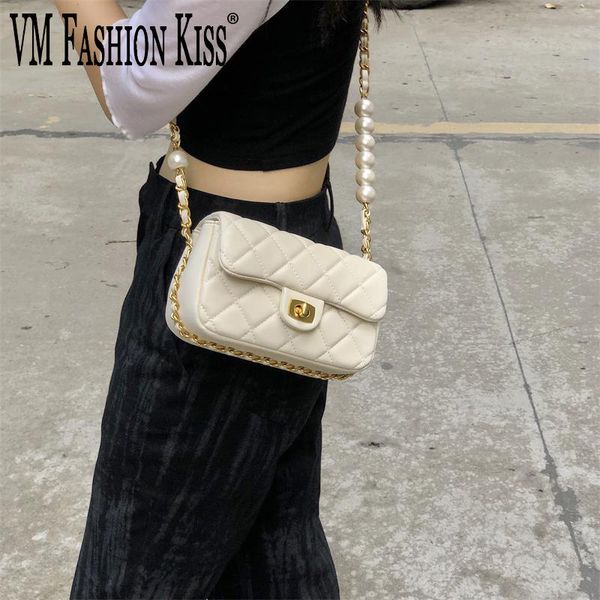 fashion pearls chains bag women crossbody unique small flap luxury design shoulder bag lady bags for women 2020 famous brands
fashion pearls chains bag women crossbody unique small flap luxury design shoulder bag lady bags for women 2020 famous brands