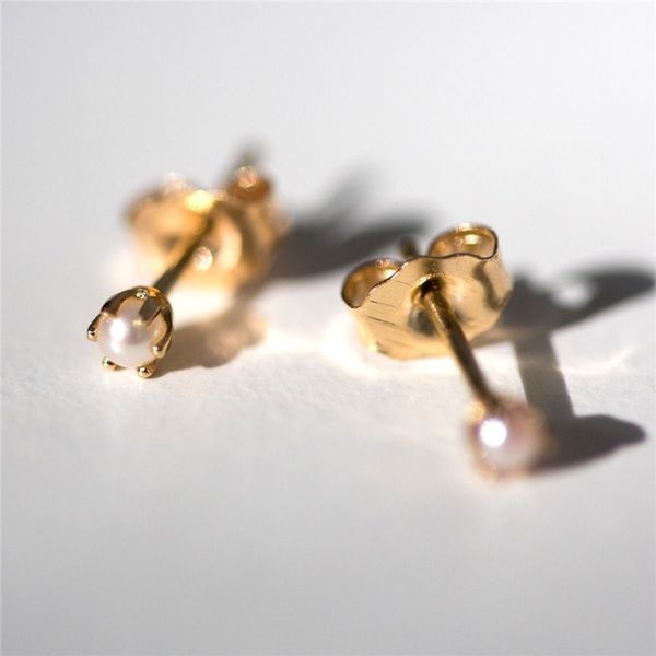 AprilGrass Brand Classic Round Pearl Earrings for Women Girl Gifts Ear Cartilage Tragus Helix Barbell Earings Piercing Jewelry Stud Earrings
AprilGrass Brand Classic Round Pearl Earrings for Women Girl Gifts Ear Cartilage Tragus Helix Barbell Earings Piercing Jewelry Stud Earrings