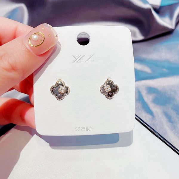 migga mini cz crystal imitation pearl paved clover stud earrings for women gold color party gift jewelry, Golden;silver
migga mini cz crystal imitation pearl paved clover stud earrings for women gold color party gift jewelry, Golden;silver