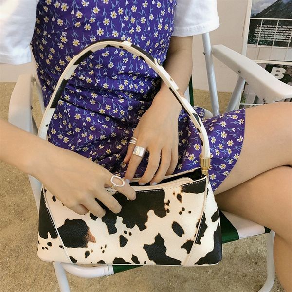 shoulder bags 2021 vintage baguette bag pu crossbody women milk handbag female messenger bolsa de hombro
shoulder bags 2021 vintage baguette bag pu crossbody women milk handbag female messenger bolsa de hombro