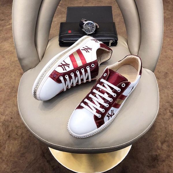 2021 new men 's leather embroidery breathable casual shoes fashion wild small bee shoes sneakers white ,original box packaging 38 -44, Black
2021 new men 's leather embroidery breathable casual shoes fashion wild small bee shoes sneakers white ,original box packaging 38 -44, Black