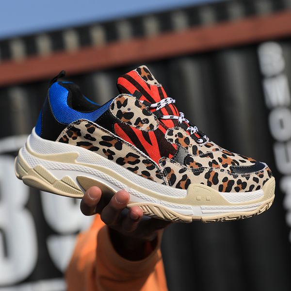 2020 new style men leopard trend sports shoes thick bottom platform triple s fluorescence male sport tenis masculino size 39-44
2020 new style men leopard trend sports shoes thick bottom platform triple s fluorescence male sport tenis masculino size 39-44