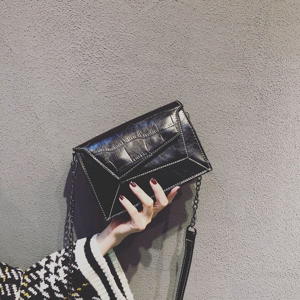 retro pattern women messenger flap handbags 2020 new pu leather street casual solid zipper shoulder bags
retro pattern women messenger flap handbags 2020 new pu leather street casual solid zipper shoulder bags