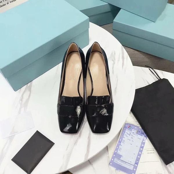 2020 classic fashion new ladies shoes elegant fashion all-mhatc retro sandals thick heel british square toe high-heeled shoes, Black
2020 classic fashion new ladies shoes elegant fashion all-mhatc retro sandals thick heel british square toe high-heeled shoes, Black