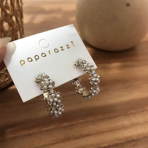 new simple silver metal lines surround pearl geometric round circle hoop earrings for women party jewelry, Golden;silver
new simple silver metal lines surround pearl geometric round circle hoop earrings for women party jewelry, Golden;silver