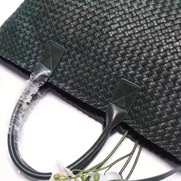 crochet excellent 7 stars quality wholesale luxury leather designer 40cm genuine handbag shipping strap famous shoulder bag woman qoon, Red;black
crochet excellent 7 stars quality wholesale luxury leather designer 40cm genuine handbag shipping strap famous shoulder bag woman qoon, Red;black