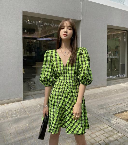 ead 2020 summer new retro fashion green plaid v-neck dress female korean temperament personality a word short sleeve dress, Black;gray
ead 2020 summer new retro fashion green plaid v-neck dress female korean temperament personality a word short sleeve dress, Black;gray