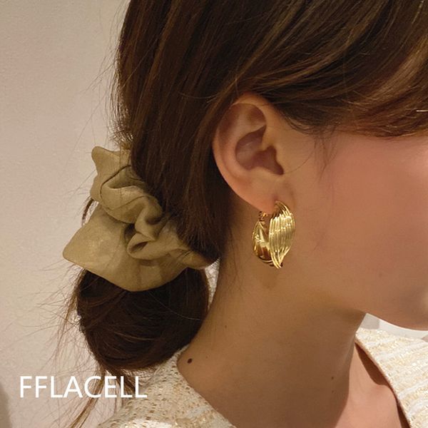 2020 new exaggerated large gold earrings women vintage metal geometric beautiful earrings for women girl jewlery, Silver
2020 new exaggerated large gold earrings women vintage metal geometric beautiful earrings for women girl jewlery, Silver