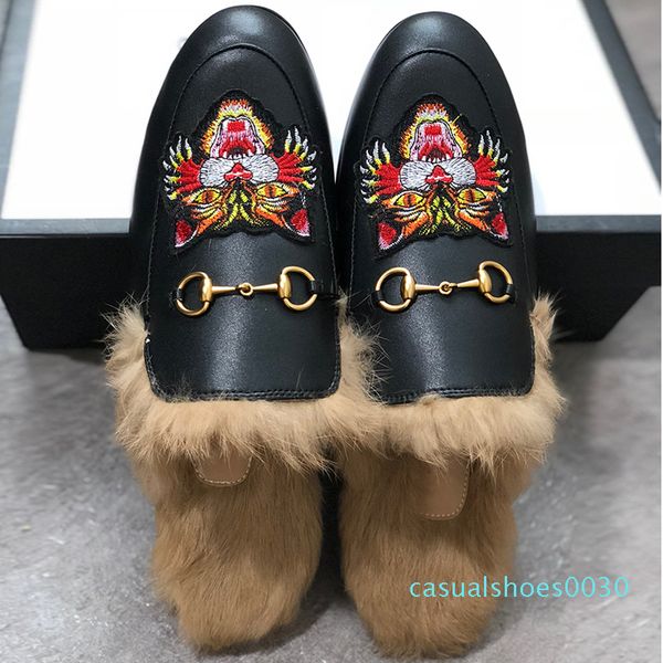 fashion men slippers leather fur slippers women genuine leather flat mules shoes metal chain casual shoes loafers outdoor slippers3 c30, Black 
fashion men slippers leather fur slippers women genuine leather flat mules shoes metal chain casual shoes loafers outdoor slippers3 c30, Black