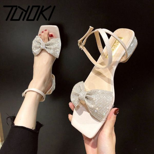 tuyoki новая мода обувь с низким каблук открытый toe bowknot сладкий обувь пряжка ремешка обувь женская партия моды размер 34-40, Black
tuyoki новая мода обувь с низким каблук открытый toe bowknot сладкий обувь пряжка ремешка обувь женская партия моды размер 34-40, Black