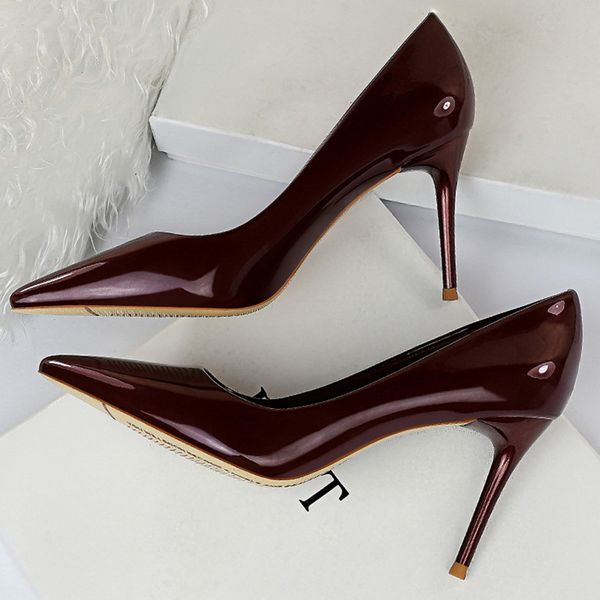 2020 women 8.5cm high heels bridal pumps lady wedding blue burgundy low heels lady scarpins valentine stripper yellow shoes, Black
2020 women 8.5cm high heels bridal pumps lady wedding blue burgundy low heels lady scarpins valentine stripper yellow shoes, Black