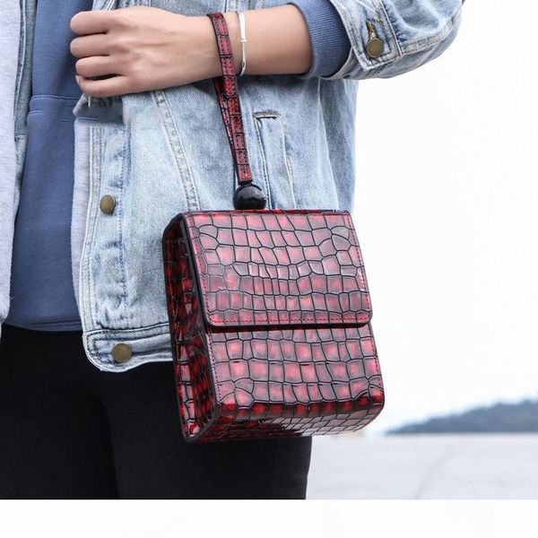 crocodile pattern leather trendy lady handbag the charm of the brown shoulder bag simple fashion light clothes
crocodile pattern leather trendy lady handbag the charm of the brown shoulder bag simple fashion light clothes